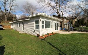 Sunlit Cottage Retreat with Waterfront Views - Stoughton, Wisconsin