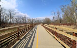 Sunlit Cottage Retreat with Waterfront Views - Stoughton, Wisconsin