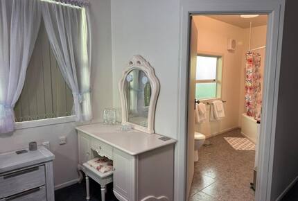 Garden Hideaway in the Heart of Paihia - Paihia, New Zealand