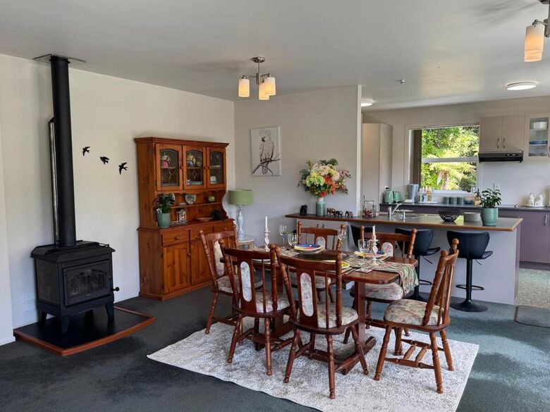 Garden Hideaway in the Heart of Paihia - Paihia, New Zealand