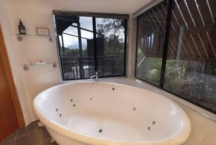 A Sanctuary Among the Slopes of Mt. Wollumbin - Smiths Creek, Australia