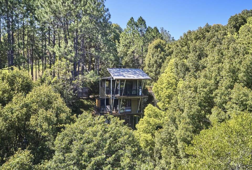 A Sanctuary Among the Slopes of Mt. Wollumbin - Smiths Creek, Australia