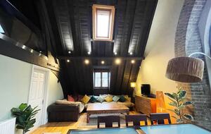 Sophisticated Two-Level Apartment in a Converted Church - Greater London, United Kingdom