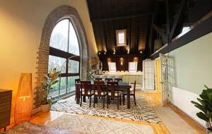 Sophisticated Two-Level Apartment in a Converted Church - Greater London, United Kingdom