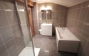 Elegant 18th-Century Restored Barn with Pool in Rural France - Verrieres, Champniers, France