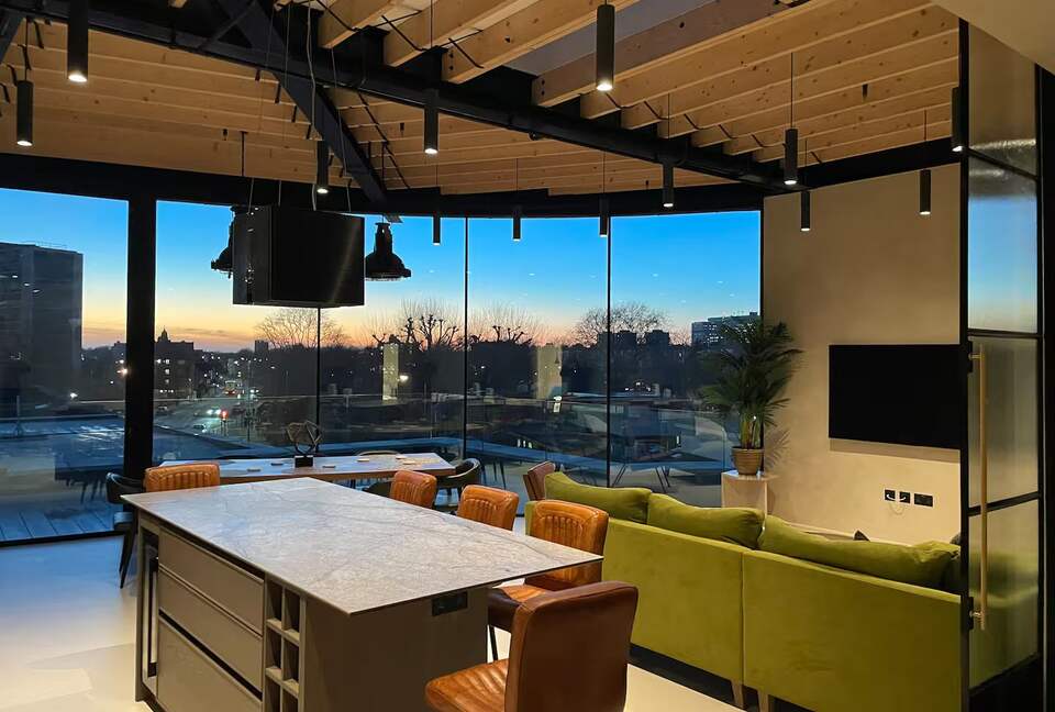 Elegant Fulham Penthouse with Panoramic London Views - London, United Kingdom