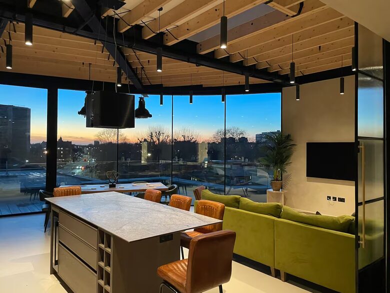 Elegant Fulham Penthouse with Panoramic London Views - London, United Kingdom