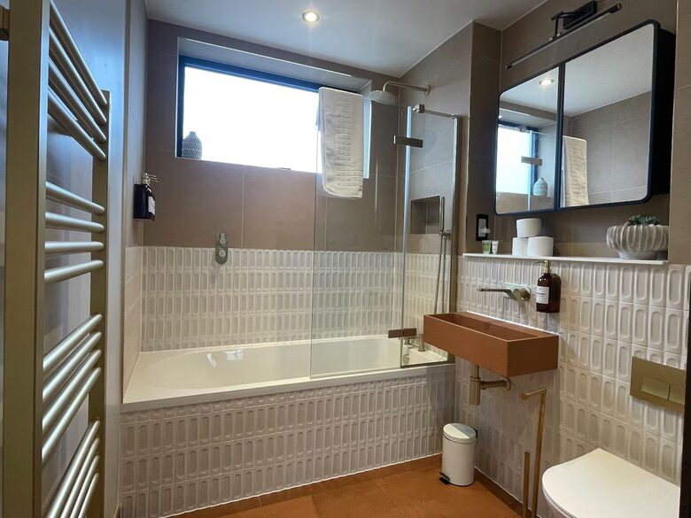 Elegant Fulham Penthouse with Panoramic London Views - London, United Kingdom