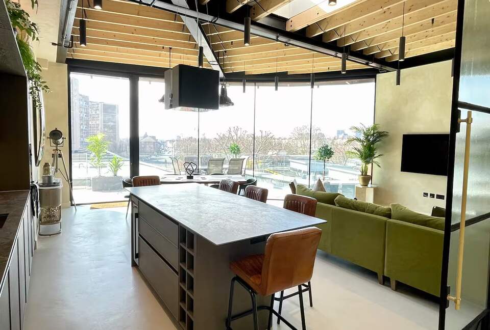 Elegant Fulham Penthouse with Panoramic London Views - London, United Kingdom