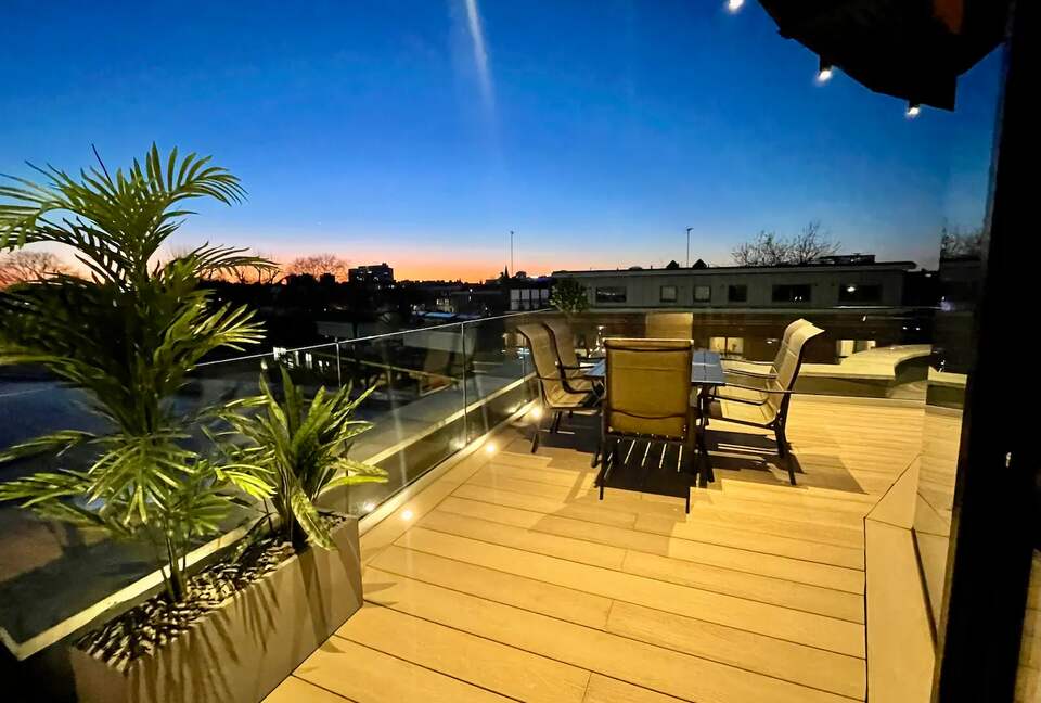 Elegant Fulham Penthouse with Panoramic London Views - London, United Kingdom