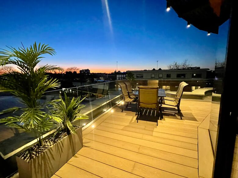 Elegant Fulham Penthouse with Panoramic London Views - London, United Kingdom