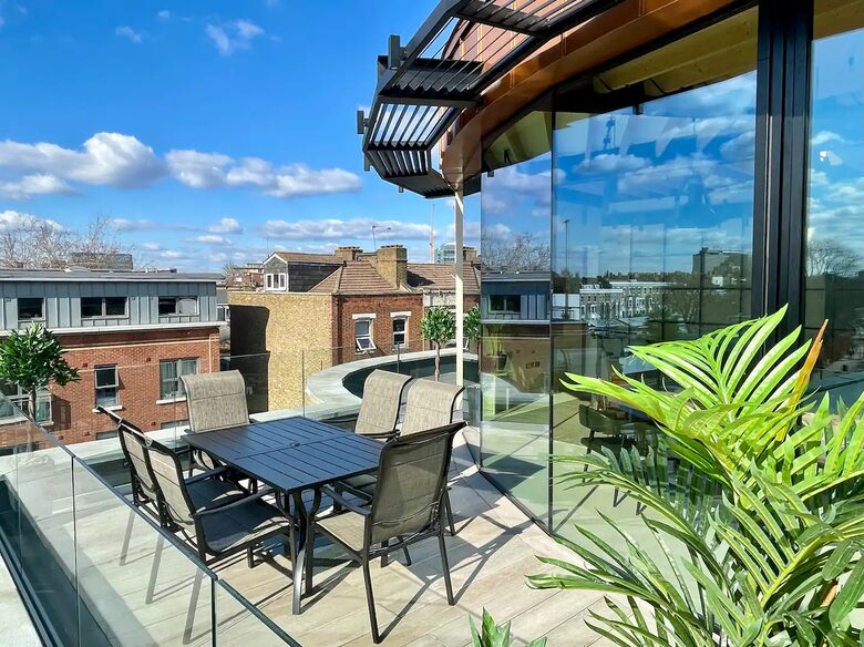 Elegant Fulham Penthouse with Panoramic London Views - London, United Kingdom