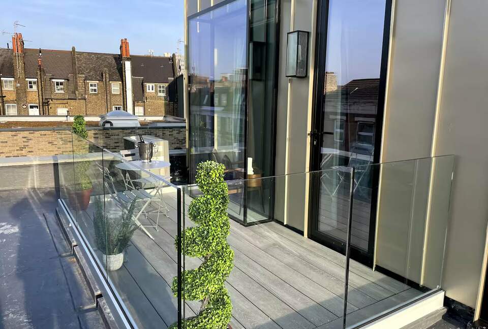 Elegant Fulham Penthouse with Panoramic London Views - London, United Kingdom