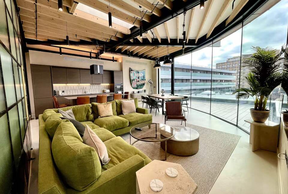 Elegant Fulham Penthouse with Panoramic London Views - London, United Kingdom