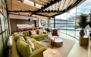 Elegant Fulham Penthouse with Panoramic London Views - London, United Kingdom