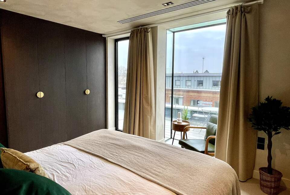 Elegant Fulham Penthouse with Panoramic London Views - London, United Kingdom