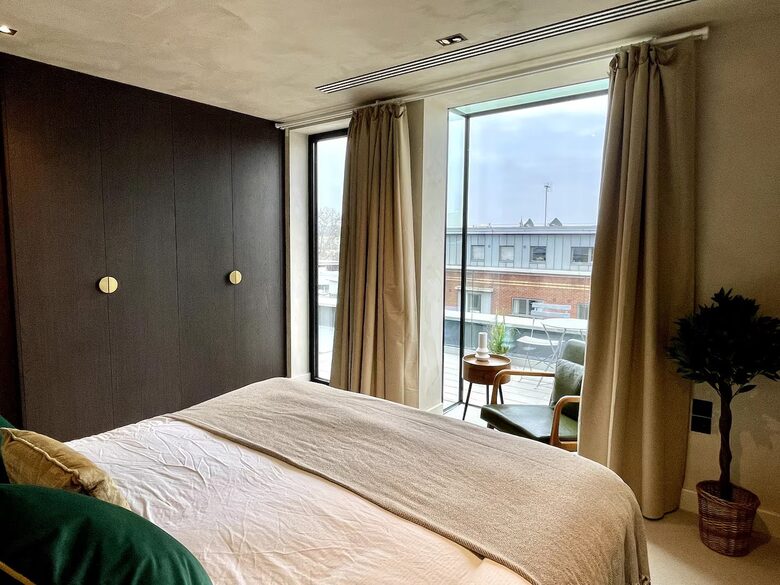 Elegant Fulham Penthouse with Panoramic London Views - London, United Kingdom