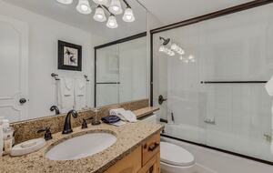 Alpine Charm with Direct Ski-In Access and Mountain Views - Snowmass Village, Colorado