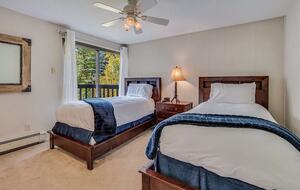 Alpine Charm with Direct Ski-In Access and Mountain Views - Snowmass Village, Colorado