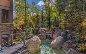 Alpine Charm with Direct Ski-In Access and Mountain Views - Snowmass Village, Colorado