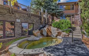 Alpine Charm with Direct Ski-In Access and Mountain Views - Snowmass Village, Colorado