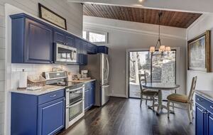 Stylish Lakeside Haven Near Nashville - Old Hickory, Tennessee