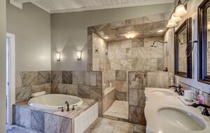 Stylish Lakeside Haven Near Nashville - Old Hickory, Tennessee