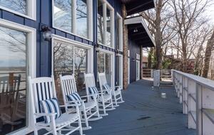 Stylish Lakeside Haven Near Nashville - Old Hickory, Tennessee