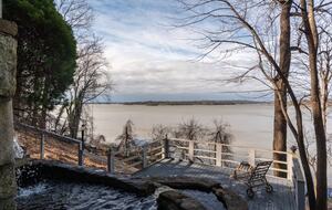 Stylish Lakeside Haven Near Nashville - Old Hickory, Tennessee