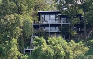 Stylish Lakeside Haven Near Nashville - Old Hickory, Tennessee