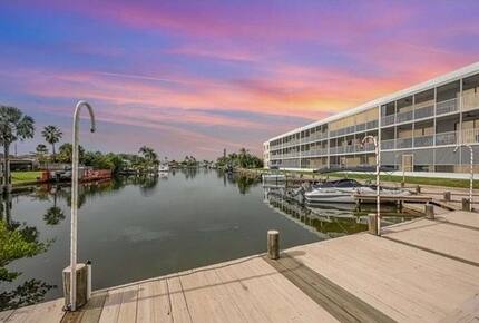 Riverfront Serenity Across from Cocoa Beach - Cocoa Beach, Florida