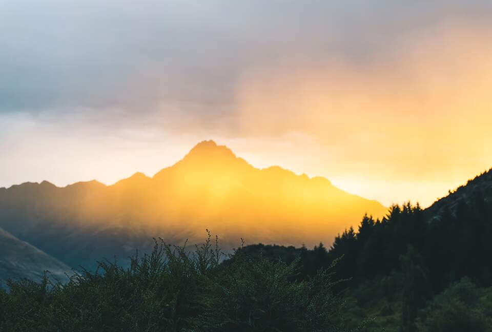 Alpine Harmony | A Tranquil Queenstown Retreat - Queenstown, New Zealand