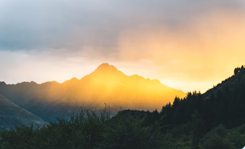 Alpine Harmony | A Tranquil Queenstown Retreat - Queenstown, New Zealand