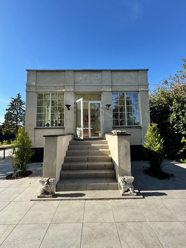 Elegant Three-Story Townhome Near Copenhagen’s Best Attractions - Copenhagen, Denmark