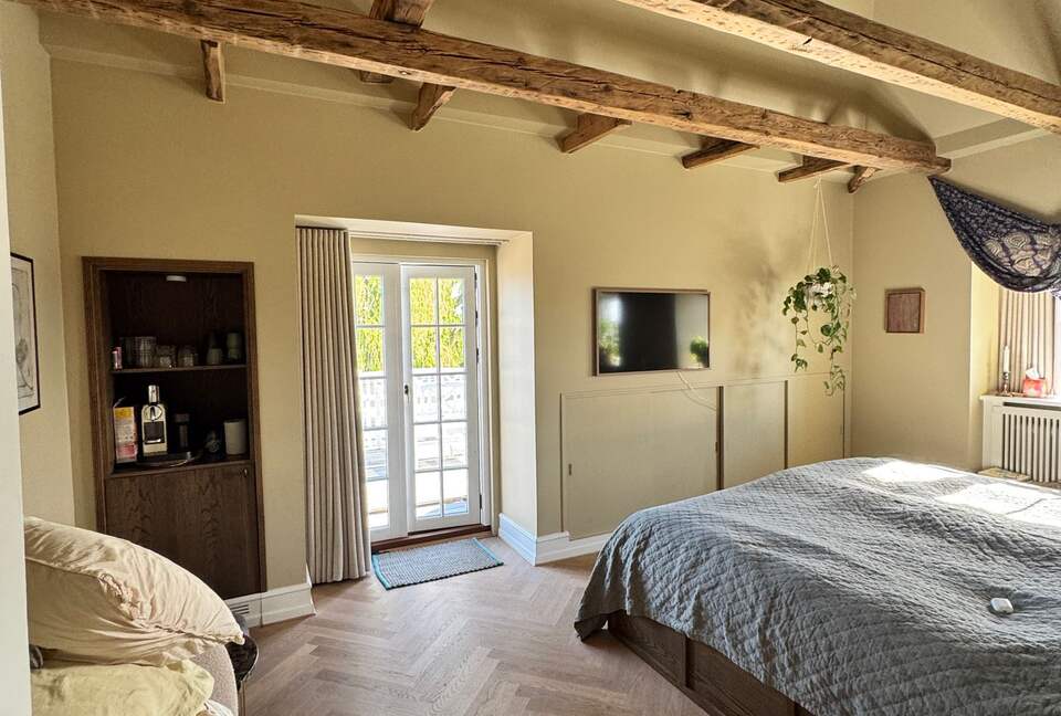 Elegant Three-Story Townhome Near Copenhagen’s Best Attractions - Copenhagen, Denmark