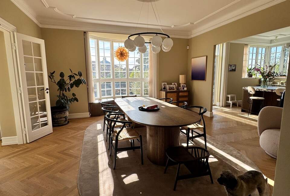 Elegant Three-Story Townhome Near Copenhagen’s Best Attractions - Copenhagen, Denmark