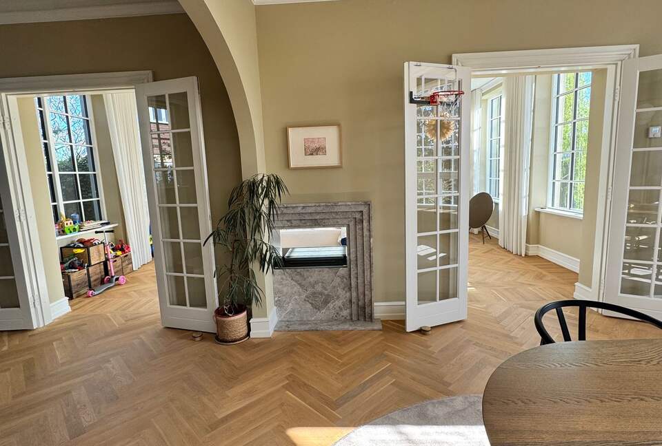 Elegant Three-Story Townhome Near Copenhagen’s Best Attractions - Copenhagen, Denmark