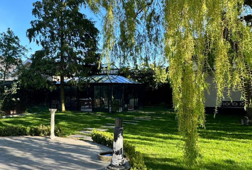 Elegant Three-Story Townhome Near Copenhagen’s Best Attractions - Copenhagen, Denmark