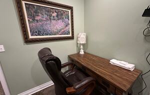 Queen Bedrooms Work Station