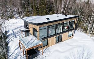 Elegant Riverfront Escape with Panoramic St. Lawrence Views - Les Éboulements, Canada