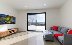 Elegant Riverfront Escape with Panoramic St. Lawrence Views - Les Éboulements, Canada