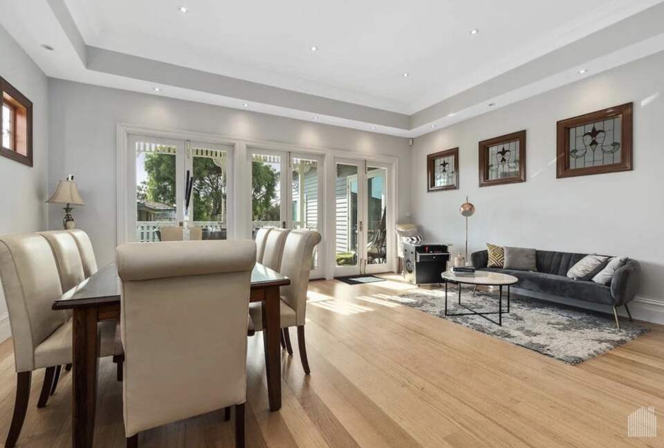 Light-Filled Living in a Serene Peninsula Setting - Rye, Australia