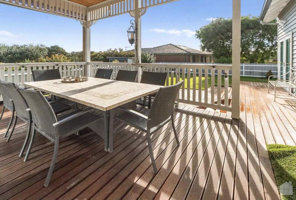 Light-Filled Living in a Serene Peninsula Setting - Rye, Australia