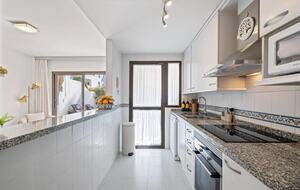 Driftwood Escape - Puerto de la Duquesa - Manilva, Spain