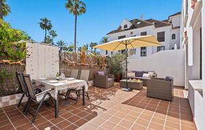 Driftwood Escape - Puerto de la Duquesa - Manilva, Spain