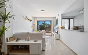 Driftwood Escape - Puerto de la Duquesa - Manilva, Spain