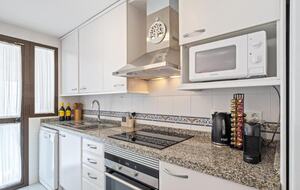 Driftwood Escape - Puerto de la Duquesa - Manilva, Spain