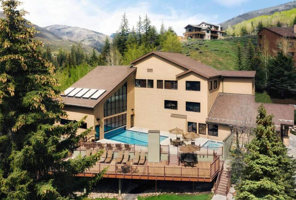 Birch at Streamside | Warm 1BR Retreat Steps from Adventure - Vail, Colorado