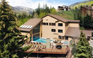 Birch at Streamside | Warm 1BR Retreat Steps from Adventure - Vail, Colorado