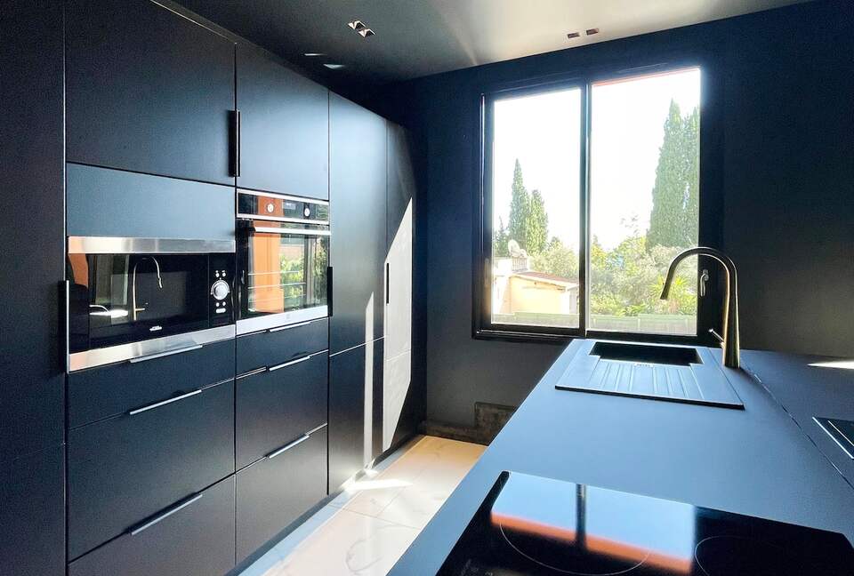 Èze Beach Residence - 2 Bedroom Apartment - Èze, France